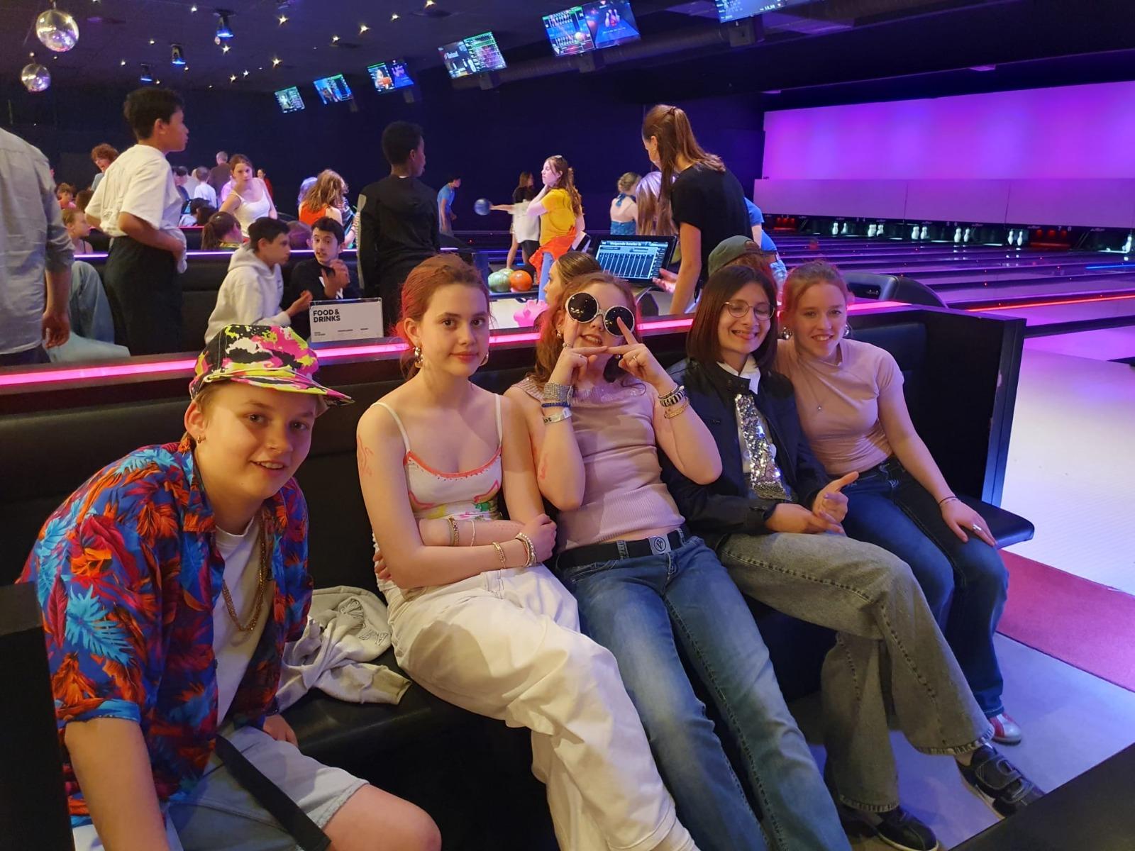 Afbeelding 5 van "strike" a pose